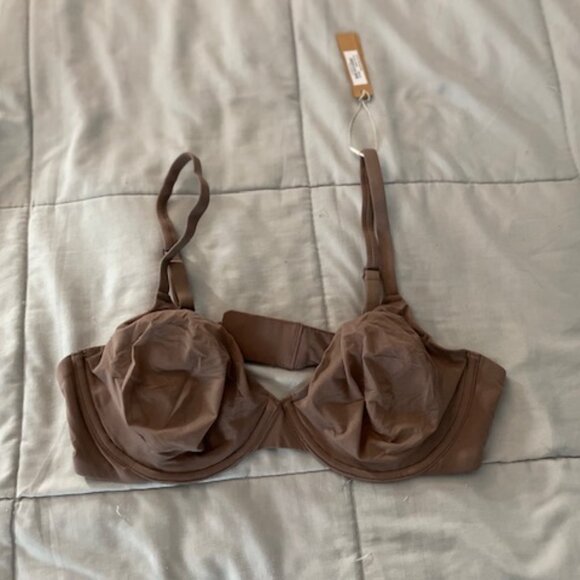 NWT SKIMS Bra 32D Lightweight Neutral Underwire Everybody Unpadded NEW Deal! - Picture 7 of 7